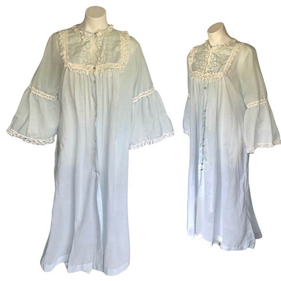 v i n t a g e :: Cottagecore Embroidered Floral Lace Crochet Nightgown ILGWU - Picture 4 of 14